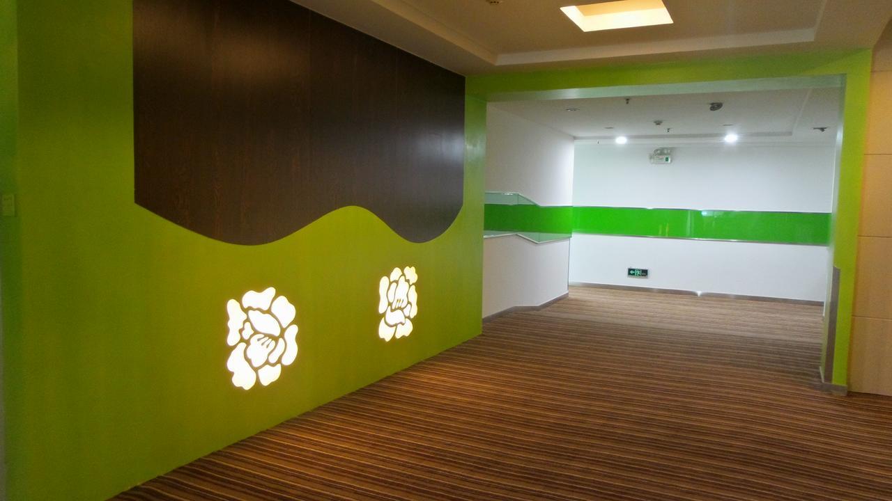 גואנגג'ואו V8 Hotel Xilang Subway Branch מראה חיצוני תמונה