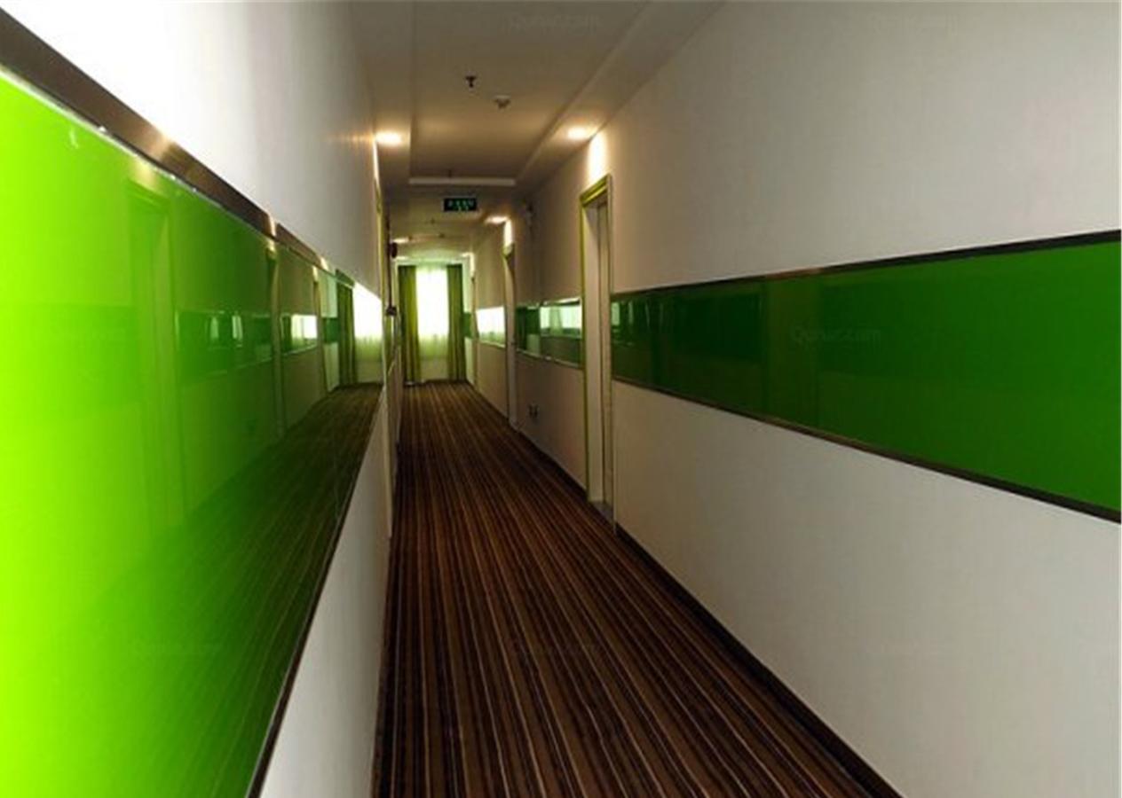 גואנגג'ואו V8 Hotel Xilang Subway Branch מראה חיצוני תמונה